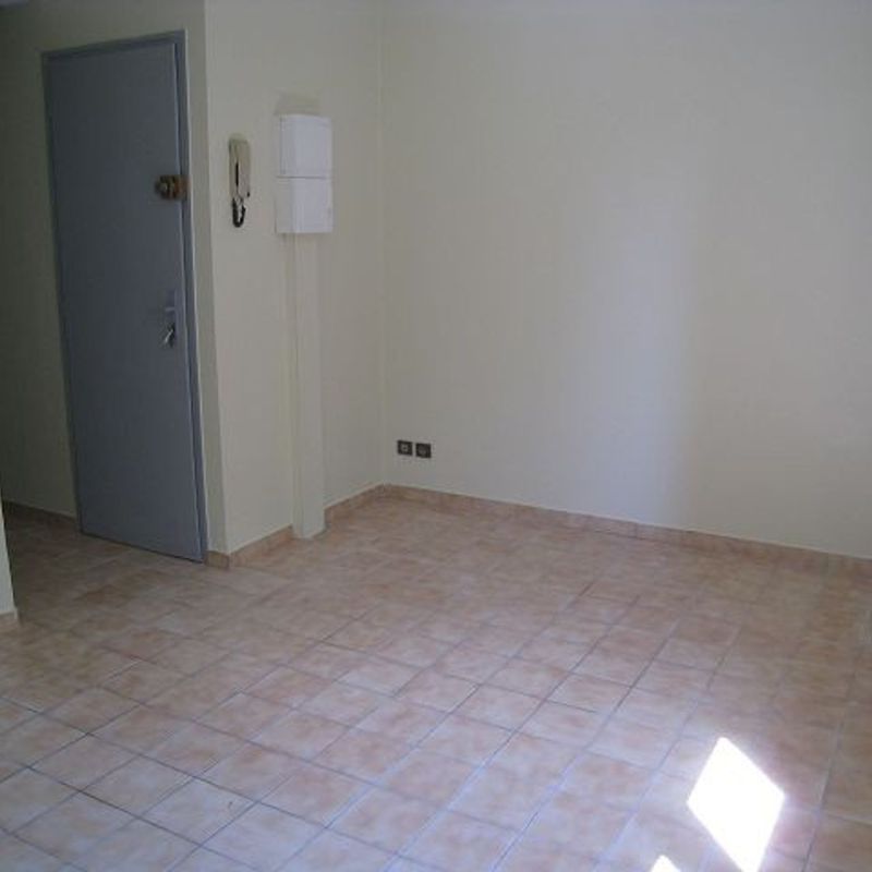 Dijon - Location appartement 2 pièces  - 20m2 - 470 € CC  - Réf: 153 - Immobiliere Saint-Michel