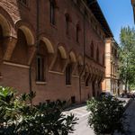 Rent 5 bedroom apartment in Bologna