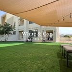Rent 3 bedroom house of 376 m² in Dubai