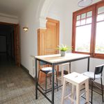 Rent a room of 190 m² in Barcelona