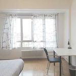 Rent a room of 130 m² in Zaragoza