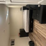 Rent 2 bedroom apartment of 65 m² in Hicksville