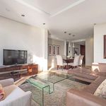 Rent 2 bedroom apartment of 136 m² in Johannesburg