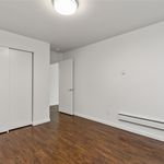 Rent 1 bedroom apartment of 650 m² in Kirkland