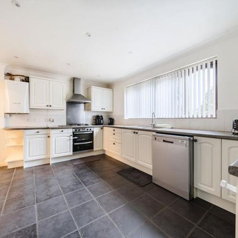 Detached house to rent in Tring Road, Aylesbury HP20 Victoria Park