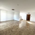 Alquilo 3 dormitorio casa de 311 m² en Alicante