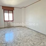 Affitto 4 camera appartamento di 150 m² in Foggia