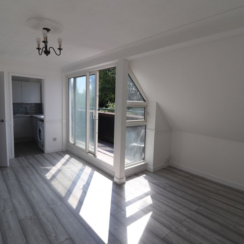 apartment, for rent at 44 Southernhay Basildon Essex SS14 1ET, United Kingdom Ghyllgrove