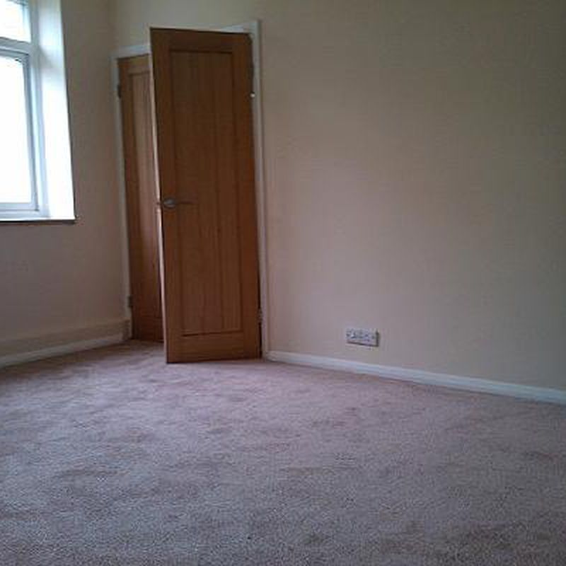 3 bedroom flat to rent Charlton