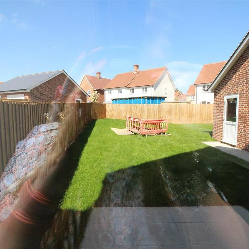 Thompson Gardens, Coggeshall, Colchester 4 bed detached house to rent - £2,250 pcm (£519 pw) Tilkey