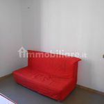 Affitto 2 camera appartamento di 55 m² in Adria