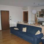 Affitto 2 camera appartamento di 70 m² in Cinisello Balsamo