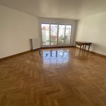 Rent 4 bedroom apartment of 89 m² in Clamart