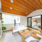 Rent 2 bedroom apartment of 113 m² in Corona del Mar