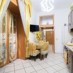 Affitto 3 camera appartamento di 70 m² in Napoli