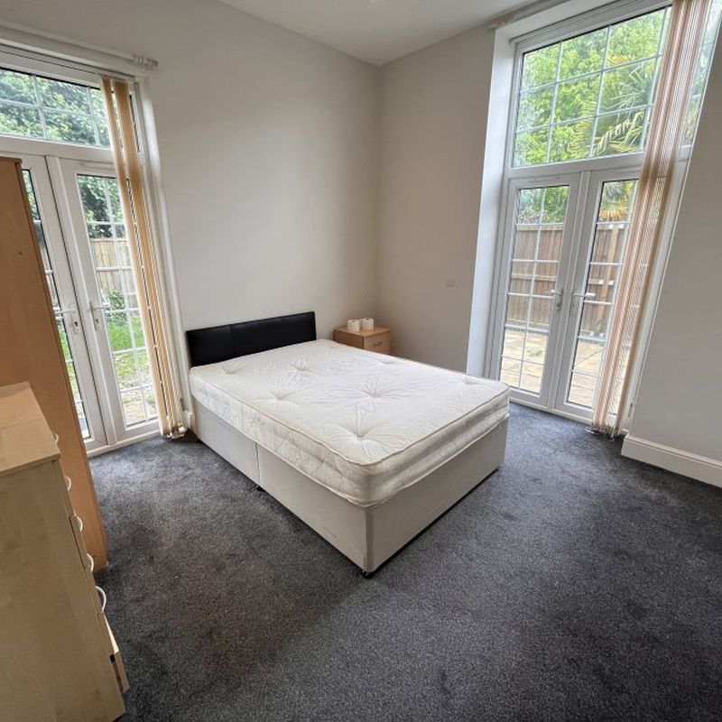 3 bedroom property to let in Burton Road, Littleover, DERBY - £1,275 pcm Hillcross