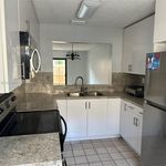 Rent 2 bedroom house of 103 m² in Pembroke Pines