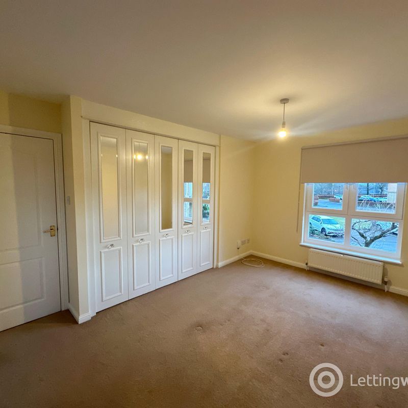 3 Bedroom Flat to Rent at Hamilton, Hamilton-North-and-East, North-Lanarkshire, South-Lanarkshire, England Whitehill