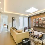 Rent 6 bedroom house of 372 m² in London