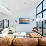 Rent 3 bedroom apartment of 139 m² in Newport Beach
