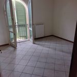 Affitto 5 camera appartamento di 70 m² in Capannori