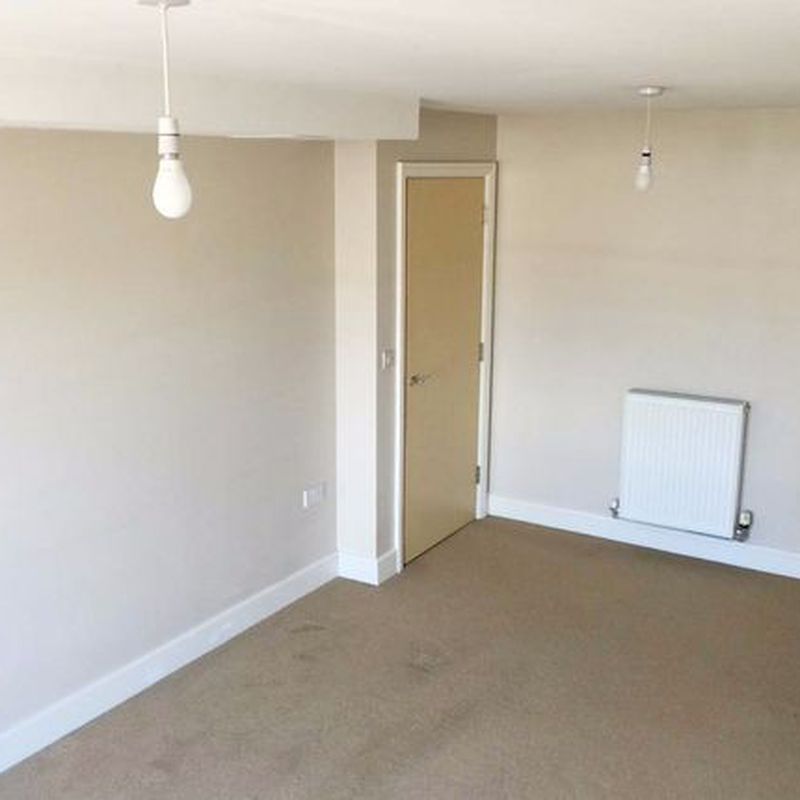 Flat to rent in Coxhill Way, Aylesbury, Buckinghamshire HP21 California