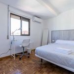 Rent a room of 194 m² in Valencia