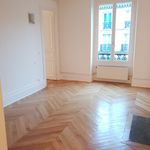 Rent 4 bedroom apartment of 122 m² in Paris