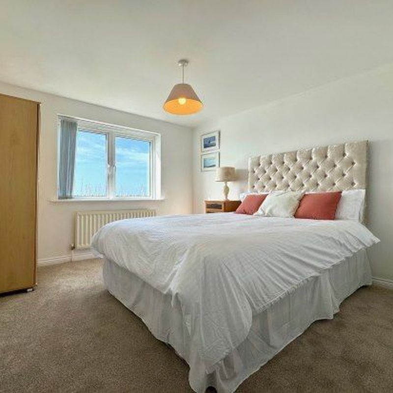 Penthouse to rent in The Strand, Brighton BN2 Roedean