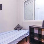 Rent a room of 180 m² in València