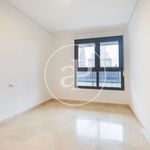 Rent 3 bedroom apartment of 152 m² in València
