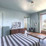 Appartement de 271 m² avec 7 chambre(s) en location à Paris