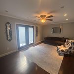 Rent 3 bedroom apartment of 204 m² in Staten Island