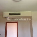 Affitto 5 camera appartamento di 180 m² in Brindisi