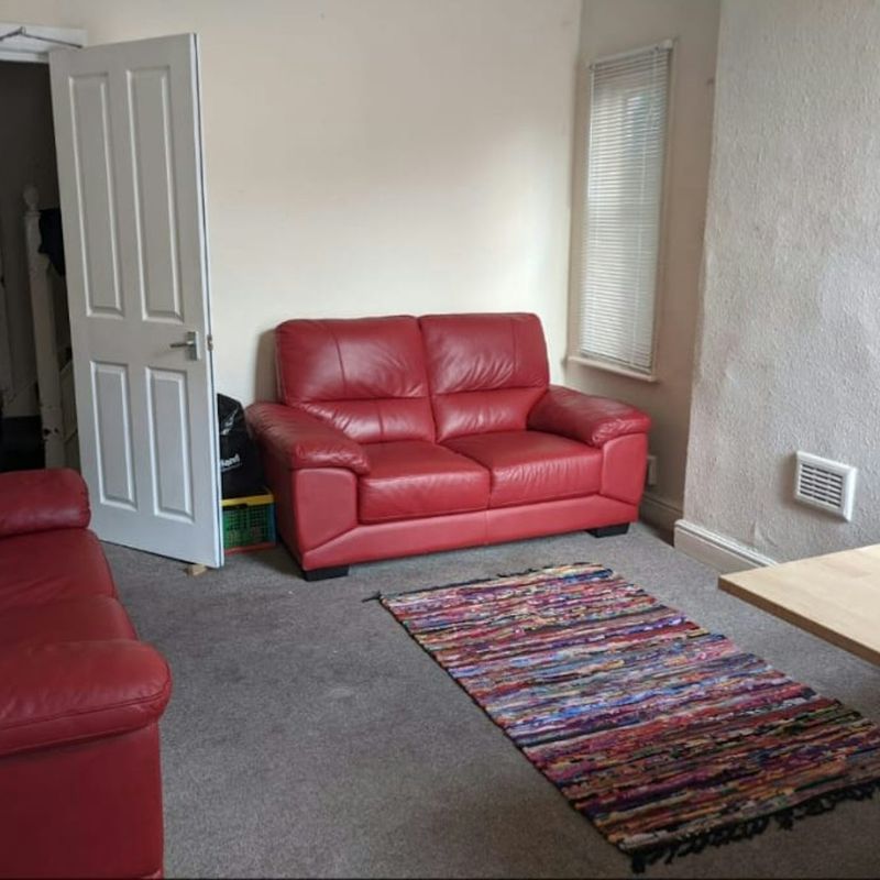 5 Bedroom Property For Rent in Nottingham - £2,167 PCM New Lenton