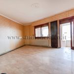 Rent 3 bedroom apartment of 100 m² in Napoli