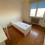 Affitto 5 camera appartamento di 80 m² in Adria
