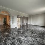Rent 5 bedroom apartment of 255 m² in Firenze