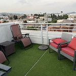 Rent 7 bedroom apartment in Los Angeles