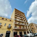 Affitto 5 camera appartamento di 184 m² in Trapani