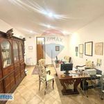Rent 6 bedroom apartment of 210 m² in Napoli