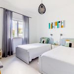 Rent 2 bedroom apartment of 85 m² in Alpouvar