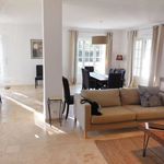 Rent 8 bedroom house of 270 m² in Antibes