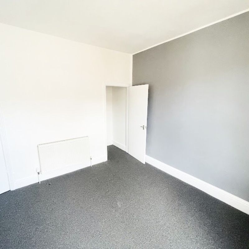 2 room house to let in Rotherham Holmes