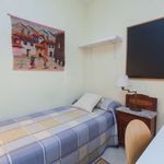 Rent a room of 100 m² in Dos Hermanas