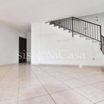 Rent 3 bedroom house of 190 m² in Mariglianella