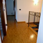 Affitto 3 camera casa di 296 m² in Vicenza