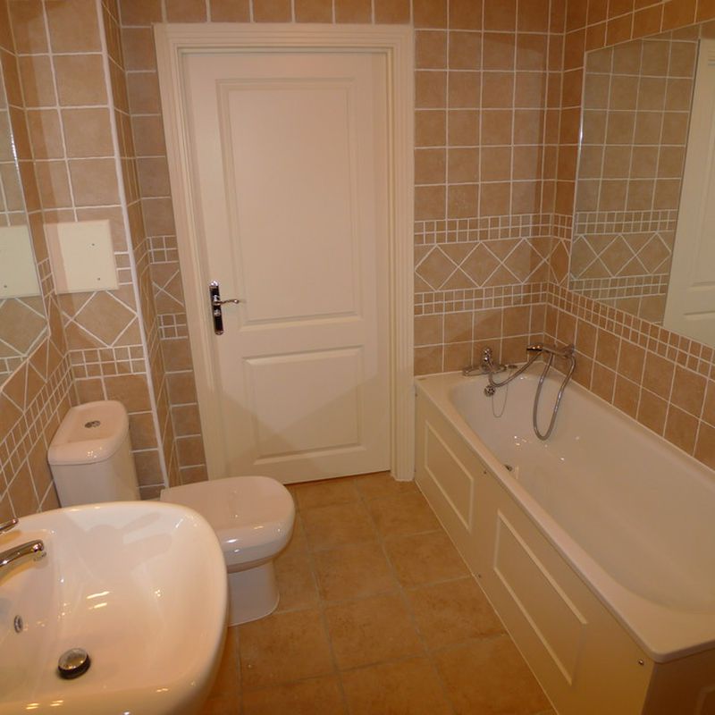 2 bed flat to rent in Plaistow Lane, Bromley, BR1 (ref: 576838) Widmore