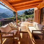 Rent 3 bedroom house of 410 m² in Fornalutx