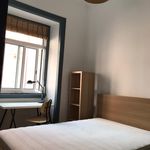 Rent a room of 100 m² in Lisbon
